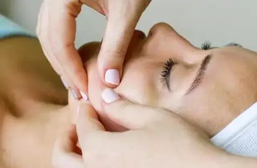 miofascialna-lifting-masaza-obraza